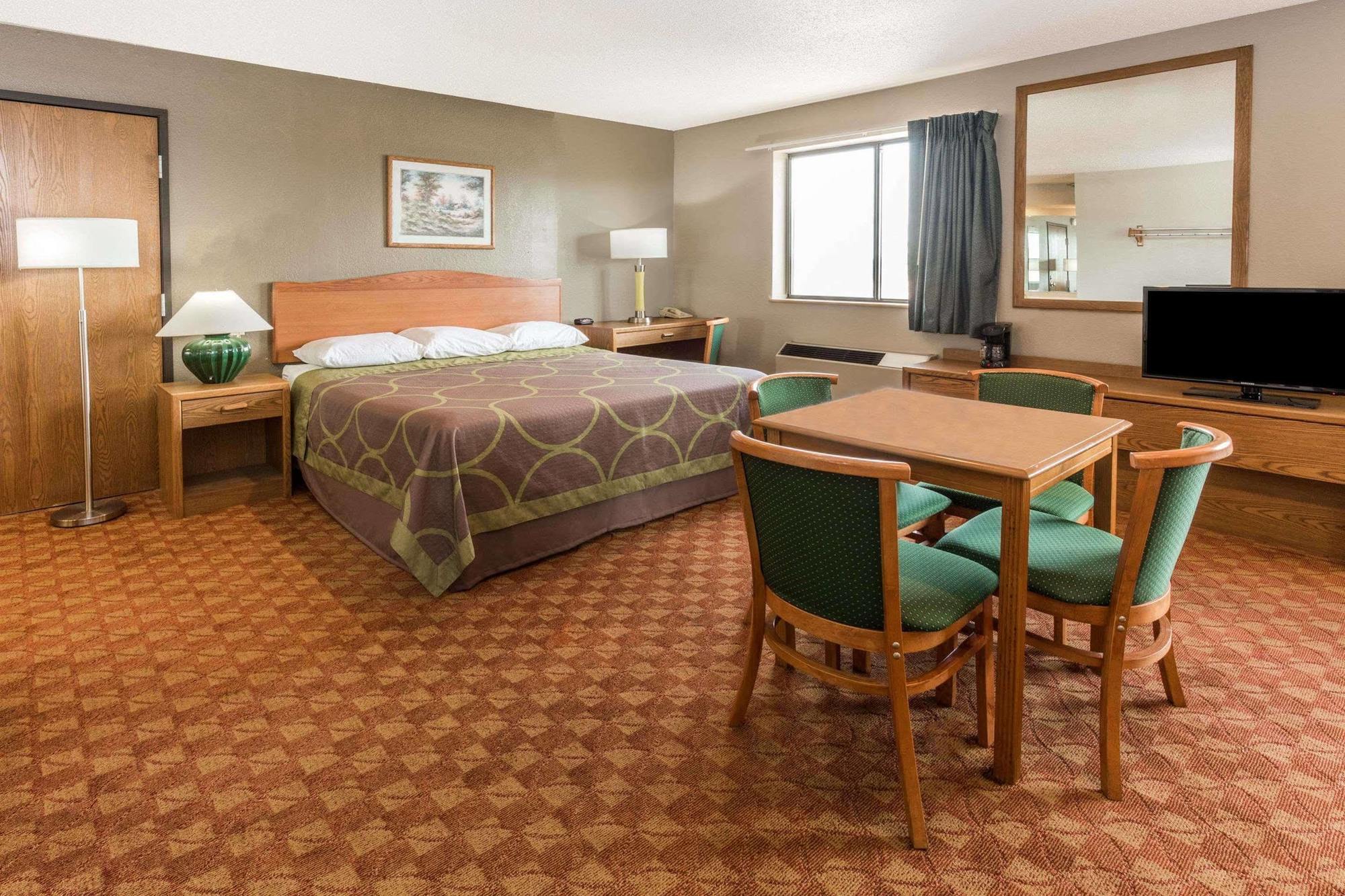 מלון סנט צ'ארלס Super 8 By Wyndham St. Charles מראה חיצוני תמונה
